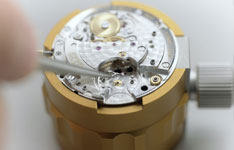 萧邦石英表的锁怎么打开