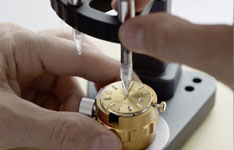 萧邦手表下午点后就不能调时间了吗?